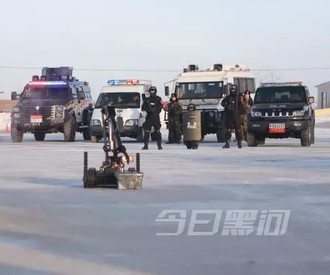 黑河反恐防爆實(shí)戰(zhàn)！看凌天排爆機(jī)器人如何在零下25&deg;迅速出擊。