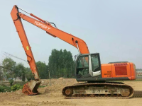 長(zhǎng)臂挖掘機(jī)