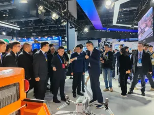 中國國際應(yīng)急展快訊：應(yīng)急管理部部長王祥喜了解凌天智能裝備集團(tuán)無人化裝備創(chuàng)新與應(yīng)用情況！